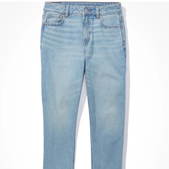 American Eagle Strigid Mom Jean in ‘Blue Breeze’ - Picture 3 of 9